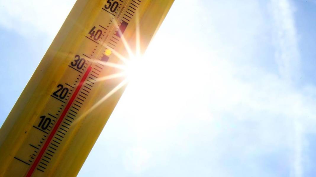İSTANBULLULAR SICAK HAVA DALGASI GÜMBÜR GÜMBÜR GELİYOR: 50 dereceye kadar çıkacak! 3